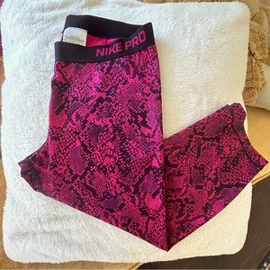 NIKE PRO leggings - pink snakeskin print